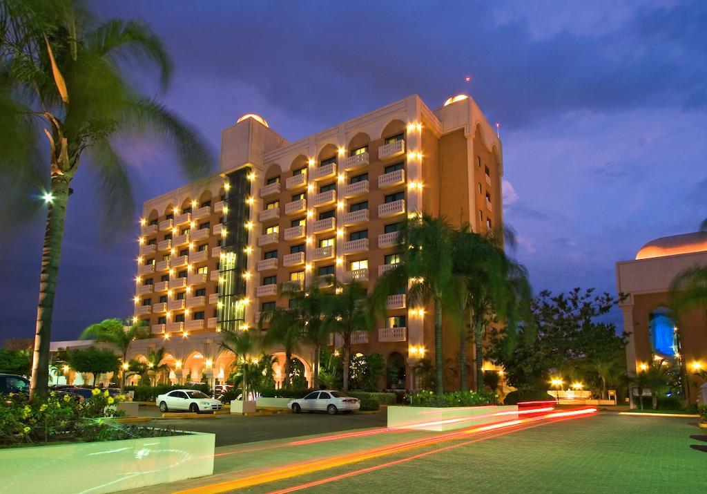 Hotel Lucerna Culiacán Buitenkant foto