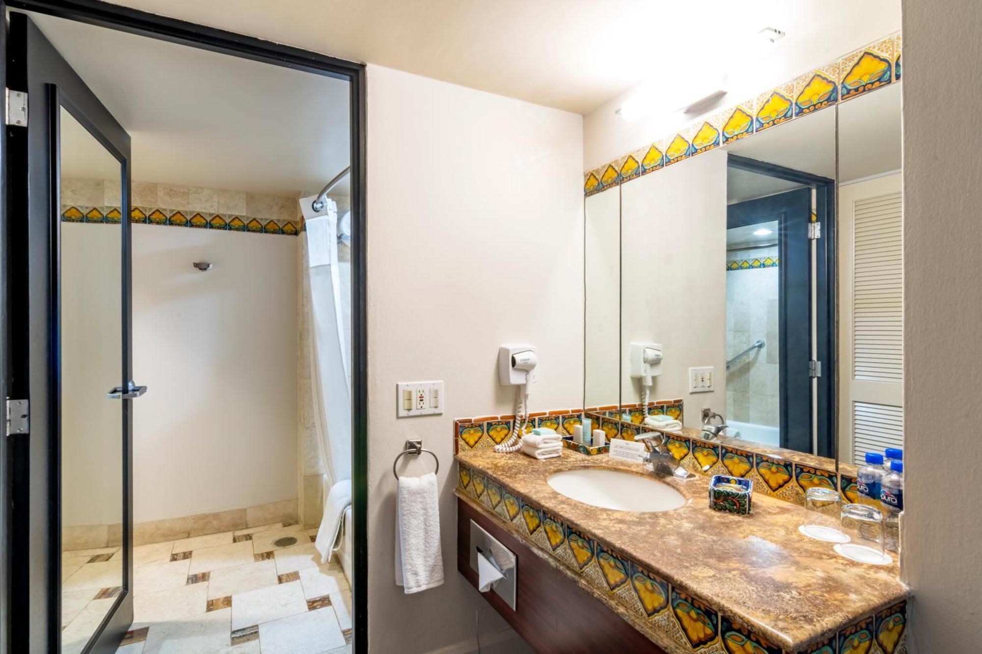 Hotel Lucerna Culiacán Buitenkant foto