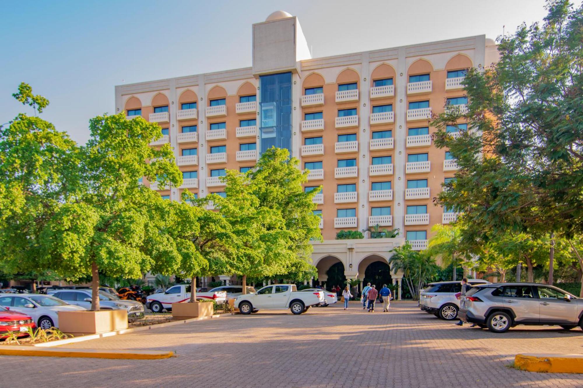Hotel Lucerna Culiacán Buitenkant foto